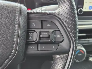 Toyota Tacoma 2025 4x4 SR 4dr Double Cab 5.0 ft SB 8A