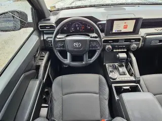 Toyota Tacoma 2025 4x4 SR 4dr Double Cab 5.0 ft SB 8A