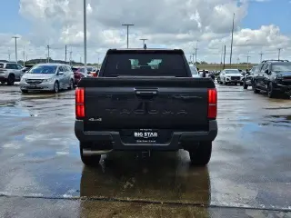 Toyota Tacoma 2025 4x4 SR 4dr Double Cab 5.0 ft SB 8A