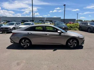 Hyundai ELANTRA 2025 Limited 4dr Sedan