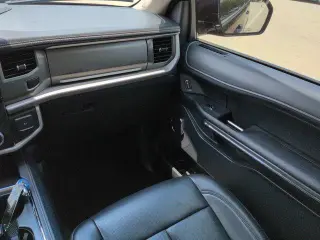Ford Expedition MAX 2023 4x4 XLT 4dr SUV