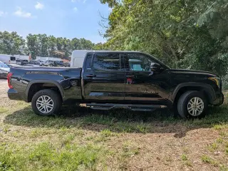 Toyota Tundra 2024 4x4 SR5 4dr CrewMax Cab Pickup LB