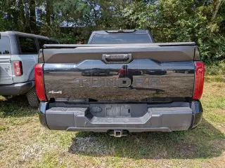 Toyota Tundra 2024 4x4 SR5 4dr CrewMax Cab Pickup LB