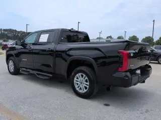 Toyota Tundra 2024 4x4 SR5 4dr CrewMax Cab Pickup LB