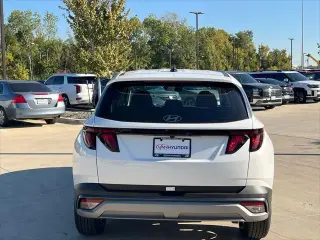 Hyundai TUCSON 2026 SE 4dr SUV