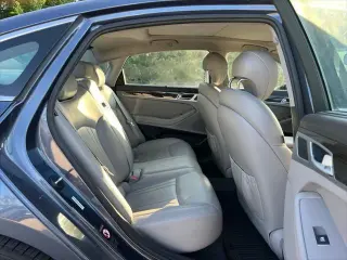 Hyundai Genesis 2015 3.8L 4dr Sedan
