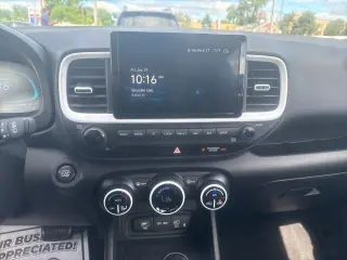 Hyundai VENUE 2023 Limited 4dr Crossover