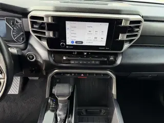 Toyota Tundra 2024 4x2 SR5 4dr CrewMax Cab Pickup SB
