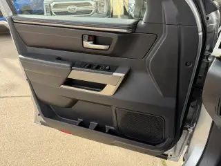 Toyota Tundra 2024 4x2 SR5 4dr CrewMax Cab Pickup SB