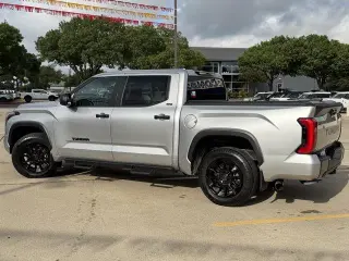 Toyota Tundra 2024 4x2 SR5 4dr CrewMax Cab Pickup SB