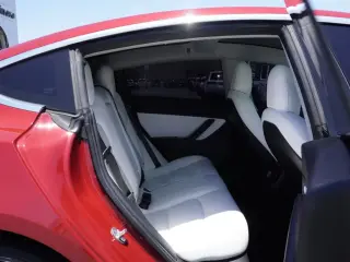 Tesla Model 3 2018 AWD Performance 4dr Fastback