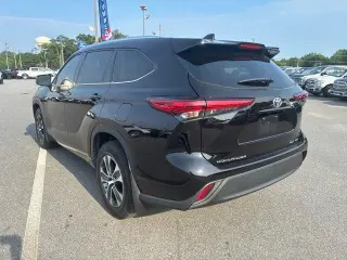 Toyota Highlander 2021 AWD XLE 4dr SUV