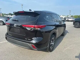 Toyota Highlander 2021 AWD XLE 4dr SUV