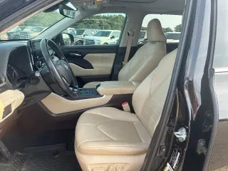 Toyota Highlander 2021 AWD XLE 4dr SUV