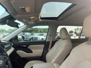 Toyota Highlander 2021 AWD XLE 4dr SUV