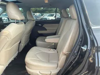 Toyota Highlander 2021 AWD XLE 4dr SUV