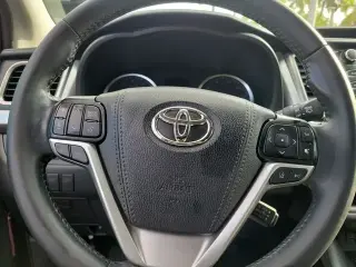 Toyota Highlander 2019 LE 4dr SUV (3.5L V6)