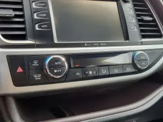 Toyota Highlander 2019 LE 4dr SUV (3.5L V6)