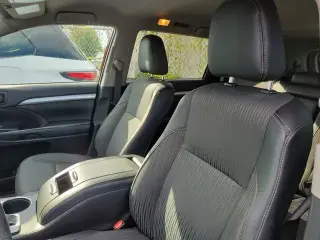 Toyota Highlander 2019 LE 4dr SUV (3.5L V6)