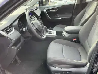 Toyota RAV4 2025 AWD XLE 4dr SUV