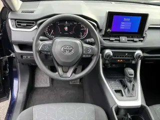 Toyota RAV4 2025 AWD XLE 4dr SUV