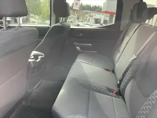 Toyota Tundra 2022 4x2 SR5 4dr CrewMax Cab Pickup SB