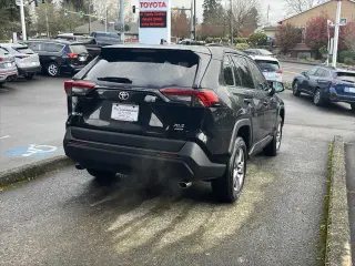 Toyota RAV4 2024 AWD XLE 4dr SUV