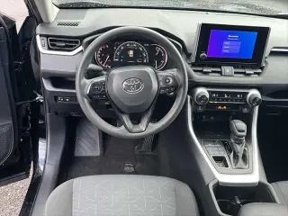 Toyota RAV4 2024 AWD XLE 4dr SUV