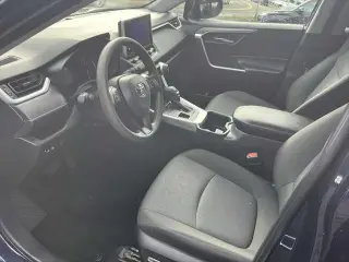 Toyota RAV4 2025 AWD XLE 4dr SUV
