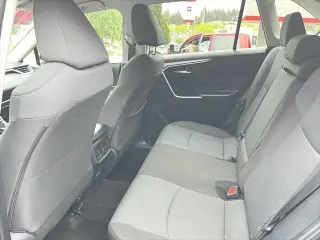 Toyota RAV4 2025 AWD XLE 4dr SUV