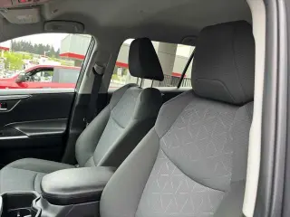 Toyota RAV4 2025 AWD XLE 4dr SUV