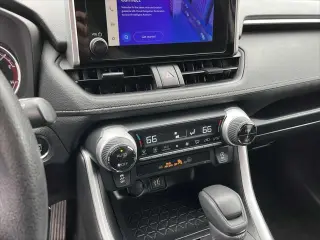 Toyota RAV4 2025 AWD XLE 4dr SUV