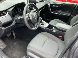 Toyota RAV4 2025 AWD XLE 4dr SUV