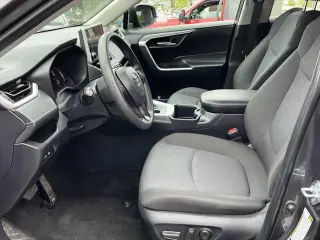 Toyota RAV4 2025 AWD XLE 4dr SUV