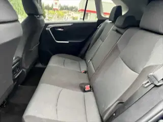 Toyota RAV4 2025 AWD XLE 4dr SUV
