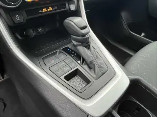 Toyota RAV4 2025 AWD XLE 4dr SUV