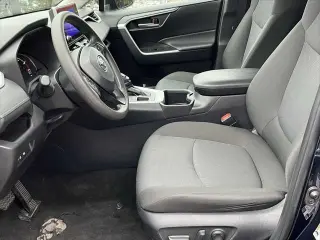 Toyota RAV4 2025 AWD XLE 4dr SUV
