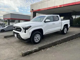 Toyota Tacoma 2024 4x4 SR5 4dr Double Cab 6.1 ft LB