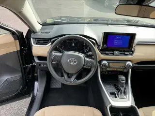 Toyota RAV4 2024 AWD XLE 4dr SUV
