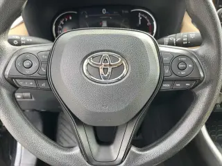 Toyota RAV4 2024 AWD XLE 4dr SUV