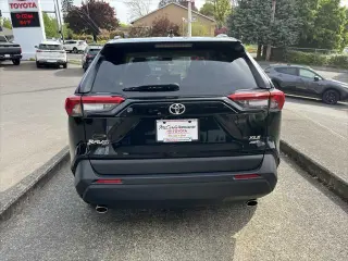 Toyota RAV4 2024 AWD XLE 4dr SUV