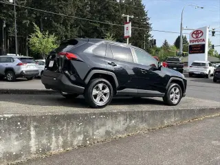 Toyota RAV4 2024 AWD XLE 4dr SUV