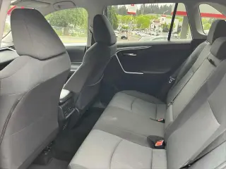Toyota RAV4 2024 AWD XLE 4dr SUV
