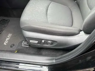 Toyota RAV4 2024 AWD XLE 4dr SUV