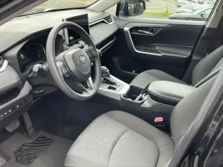 Toyota RAV4 2024 AWD XLE 4dr SUV