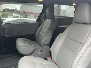 Toyota Sienna 2019 AWD XLE 7-Passenger 4dr Mini-Van