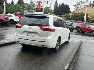 Toyota Sienna 2019 AWD XLE 7-Passenger 4dr Mini-Van