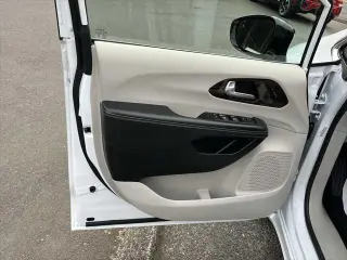 Chrysler Pacifica 2024 Limited 4dr Mini-Van