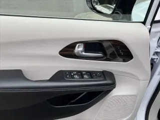 Chrysler Pacifica 2024 Limited 4dr Mini-Van