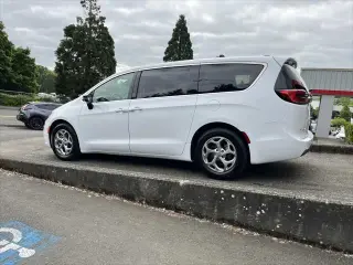 Chrysler Pacifica 2024 Limited 4dr Mini-Van